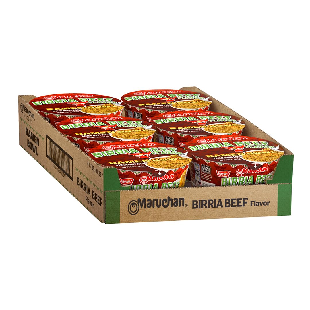 Maruchan primer plano de fideos y caldo mostrando textura elástica y sabor concentrado