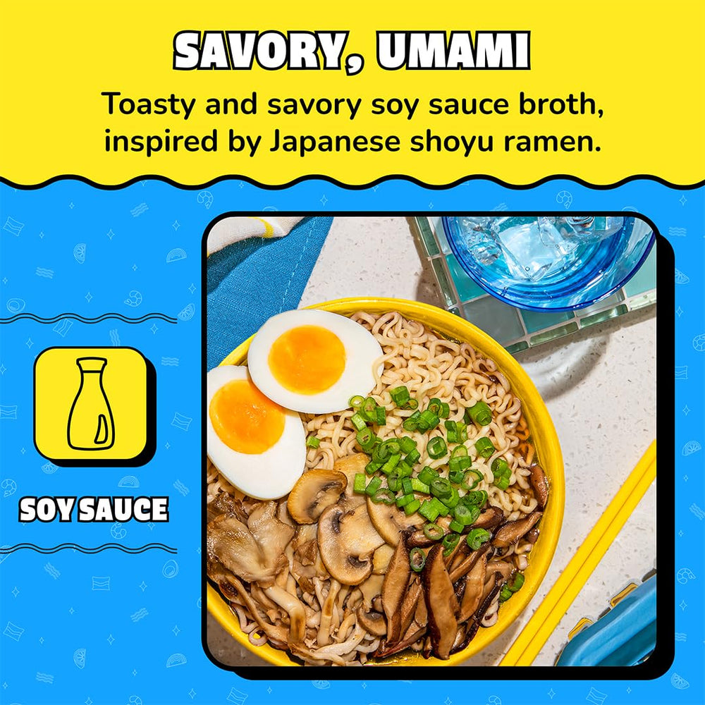 Maruchan tazón servido con huevo y verduras realzando sabor