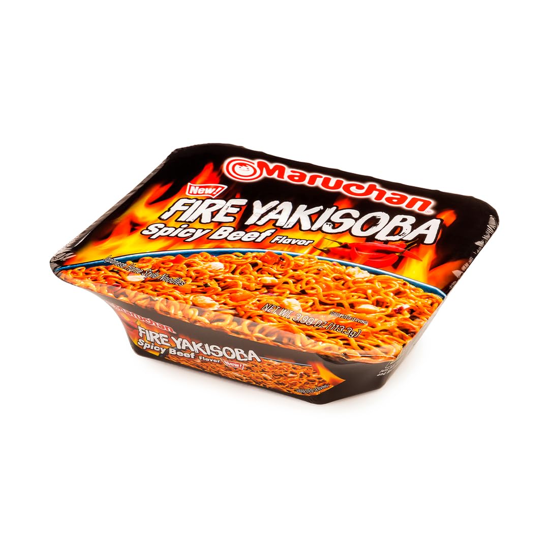 Maruchan en primer plano de fideos y salsa que resalta la textura