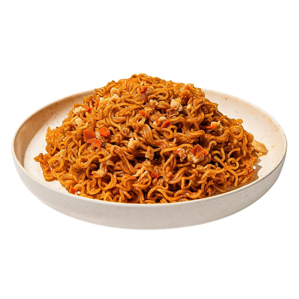 Maruchan paquete abierto mostrando contenidos y tamaño práctico