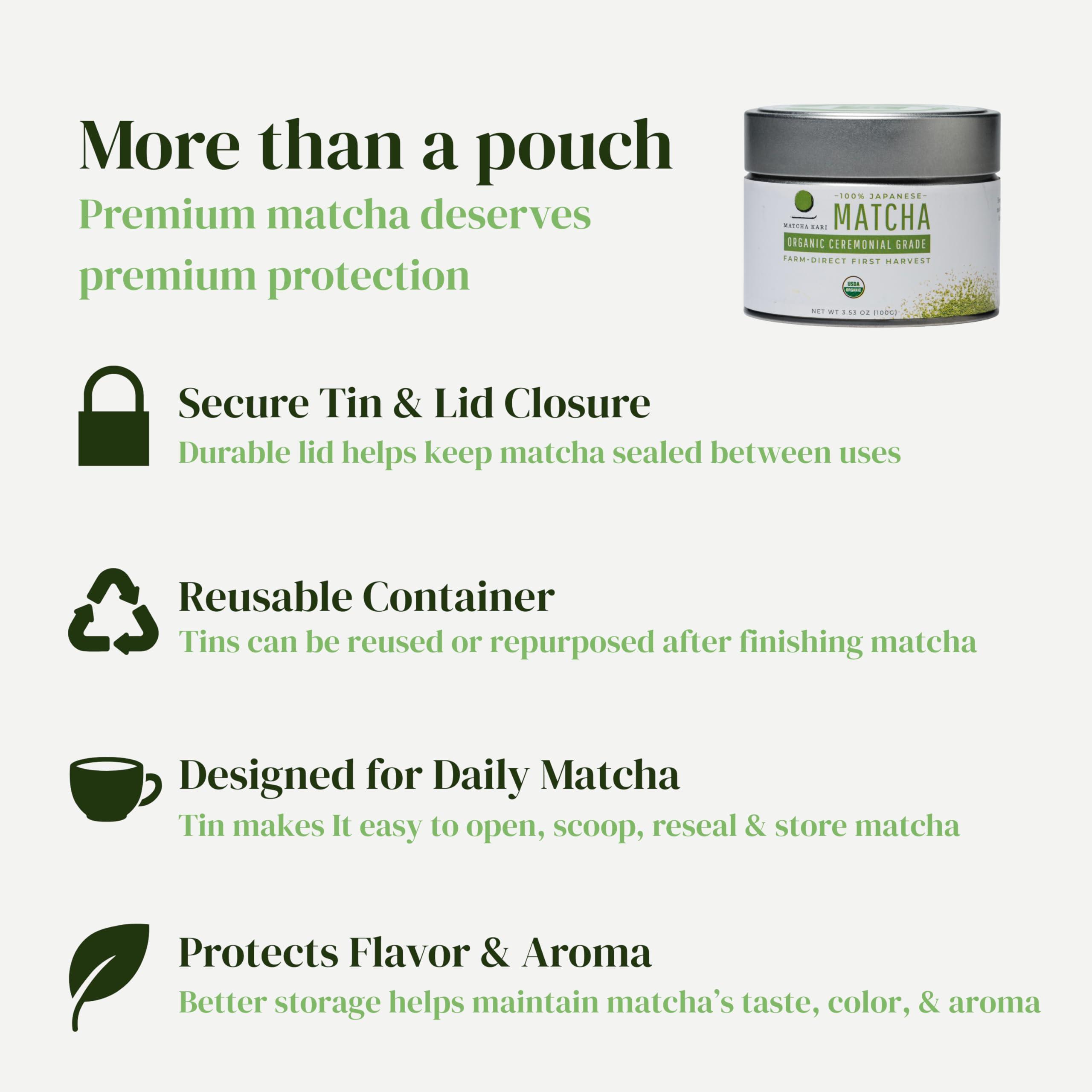 Matcha Kari lata abierta con cuchara midiendo porciones precisas