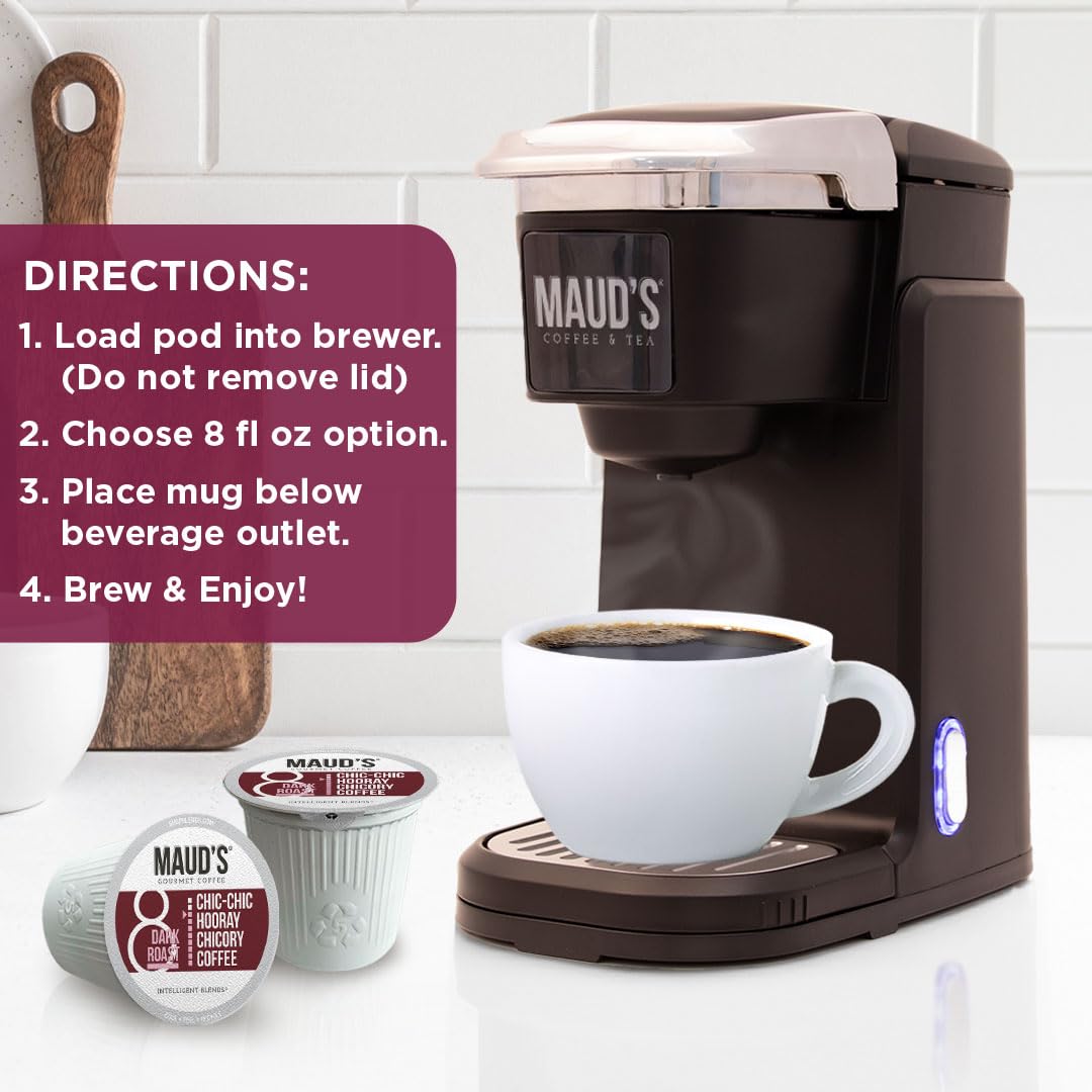 MAUD'S taza servida en cocina hogareña transmitiendo aroma y disfrute