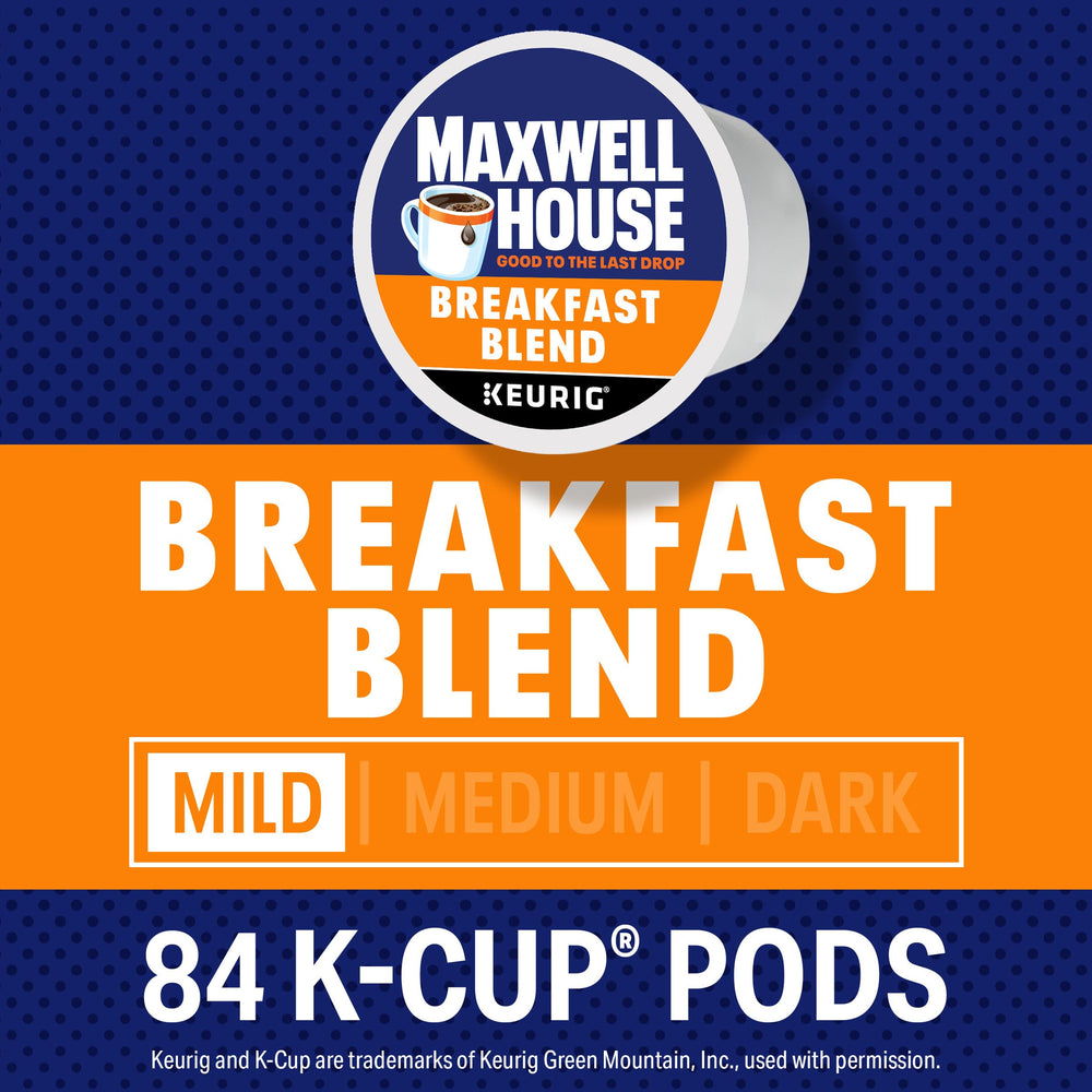 Maxwell House cápsula en mano para comparar tamaño y conveniencia de uso