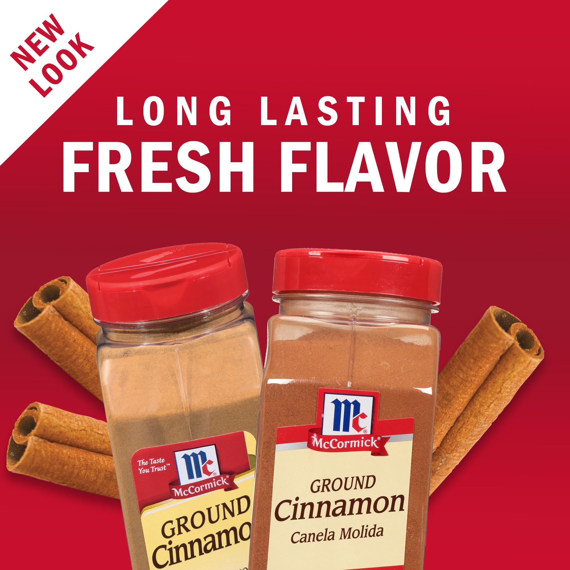 McCormick espolvoreando canela en taza de café, mejora el aroma de bebidas