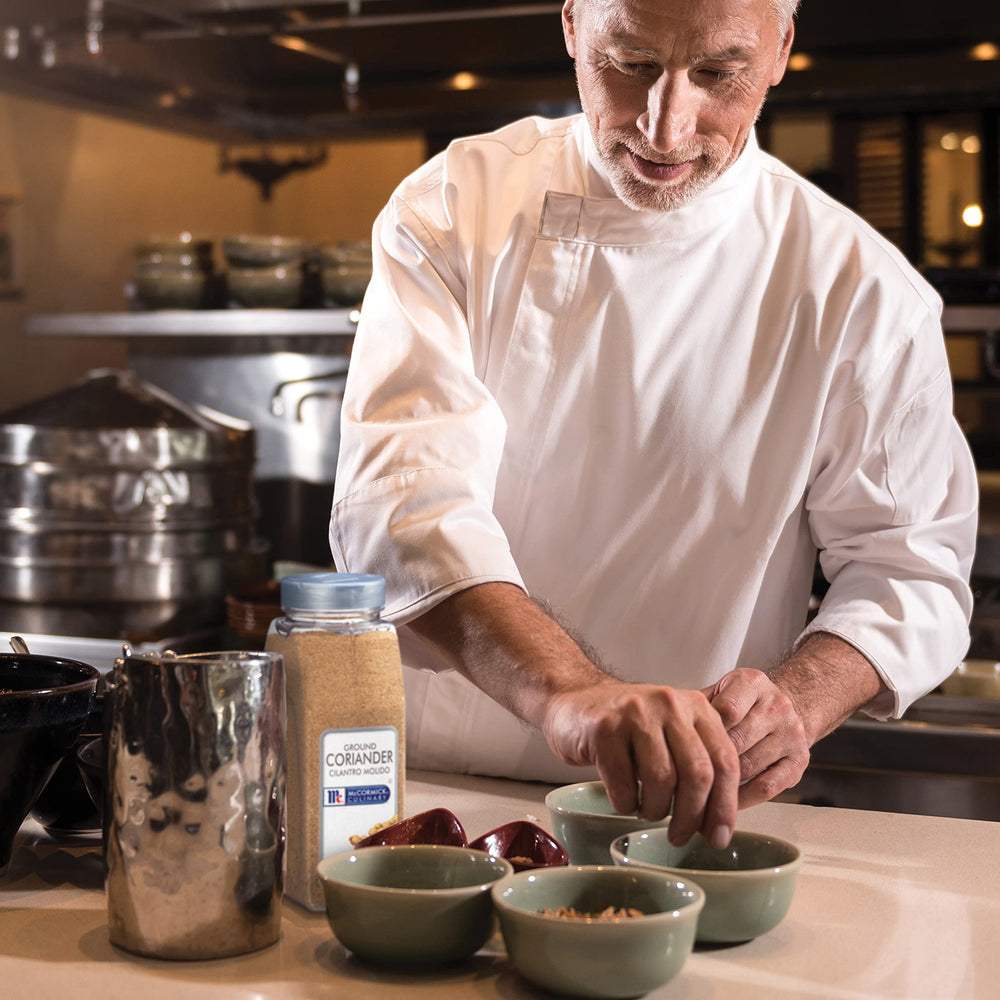 McCormick Culinary coriandro en una salsa, aporta aroma cítrico y equilibrio