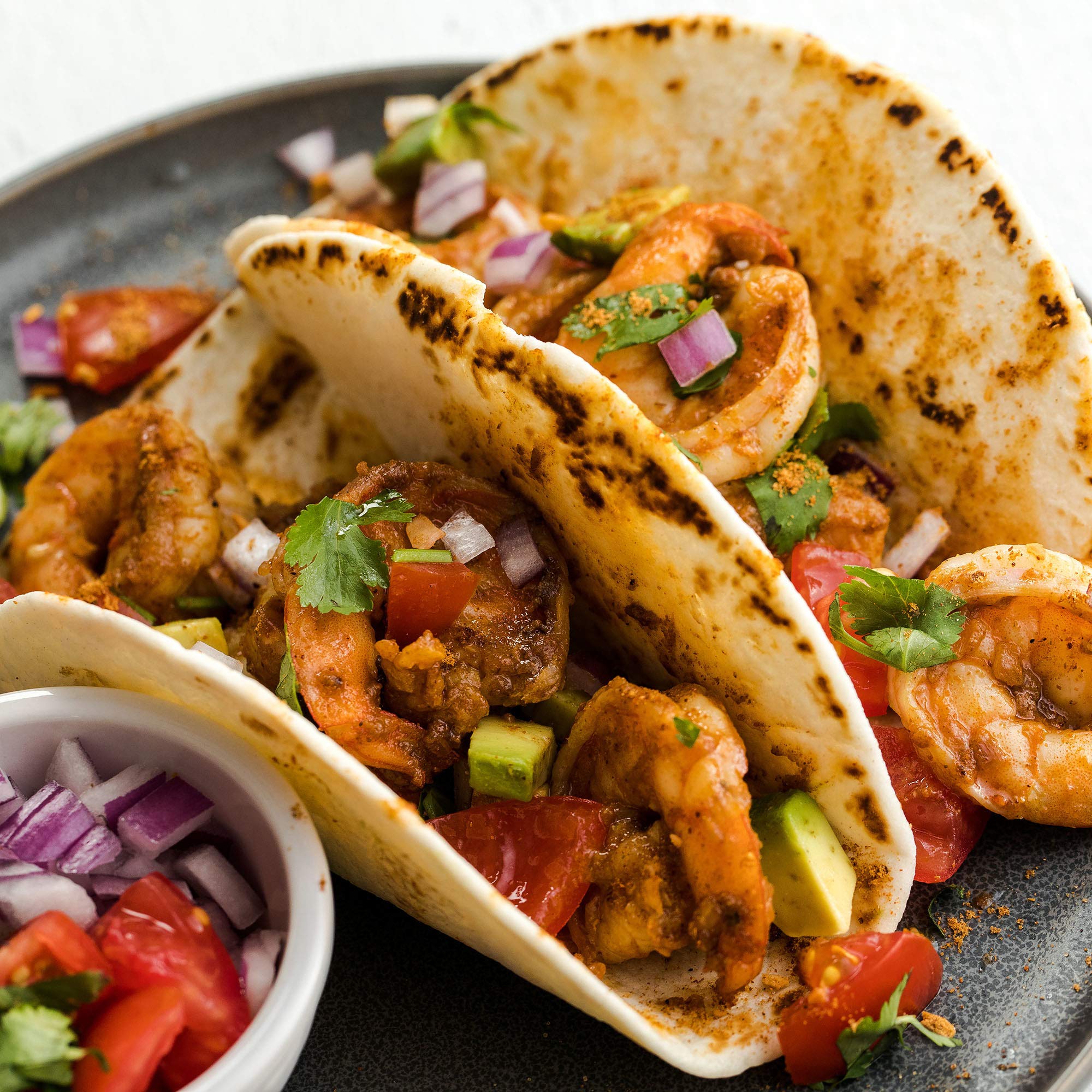 McCormick acercamiento a especias destacando ingredientes clave