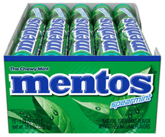 Detalle de textura de un caramelo Mentos resaltando la masticabilidad Mentos