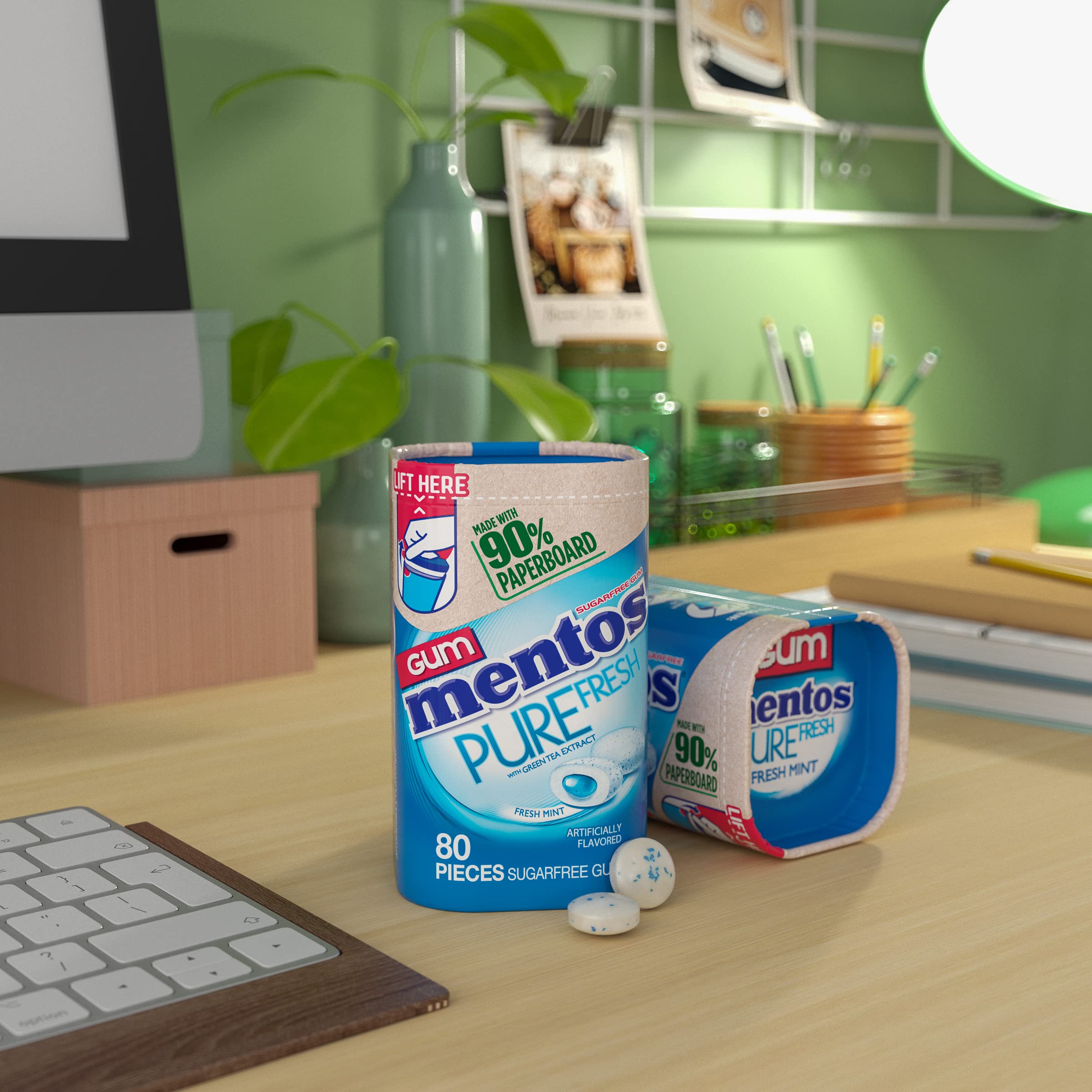 Mentos comparación de escala en mano para ver tamaño práctico