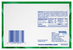 Varios rollos Mentos en mesa listos para fiesta mostrando facilidad de reparto Mentos