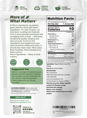 Micro Ingredients polvo matcha textura fina y color verde intenso para mezclar