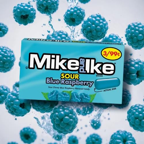 MIKE AND IKE mini pack abierto con caramelos azules mostrando textura masticable