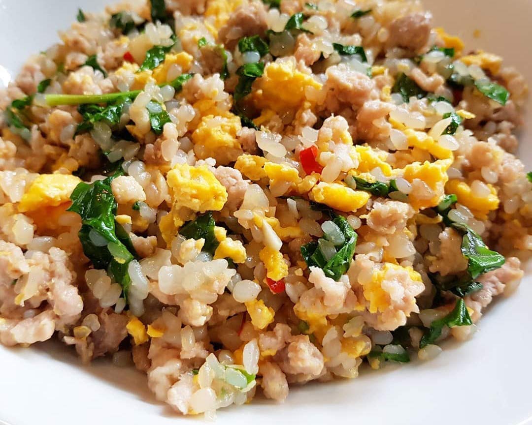 Miracle Noodle etiqueta nutricional destacando calorías y carbohidratos bajos