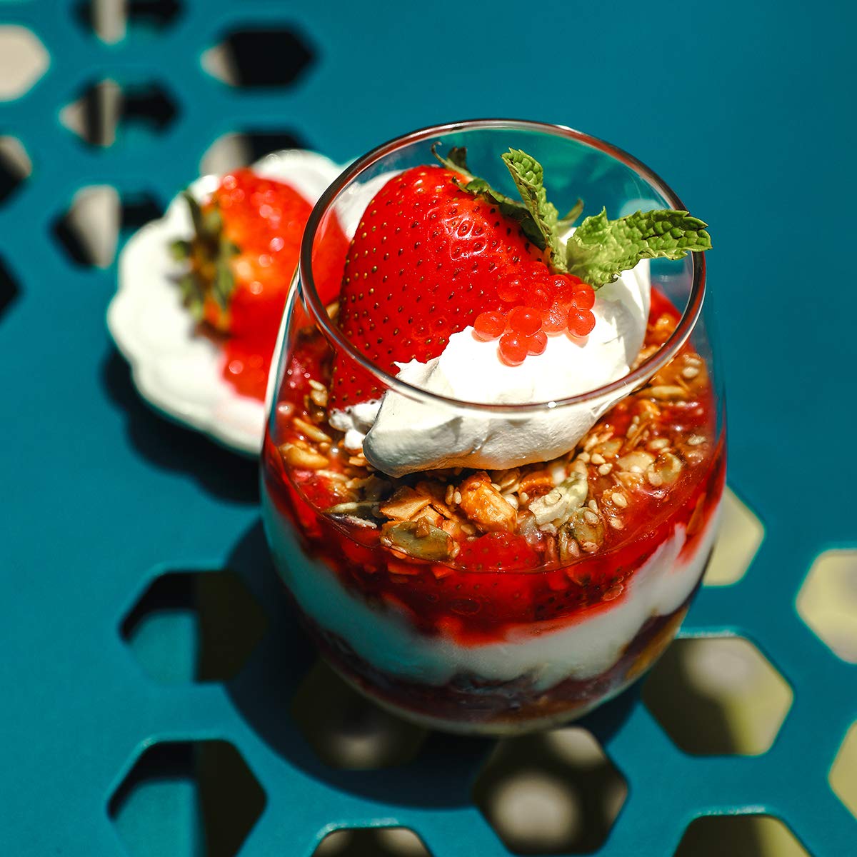 Modernist Pantry manual abierto con instrucciones y recetas claras para esferificación