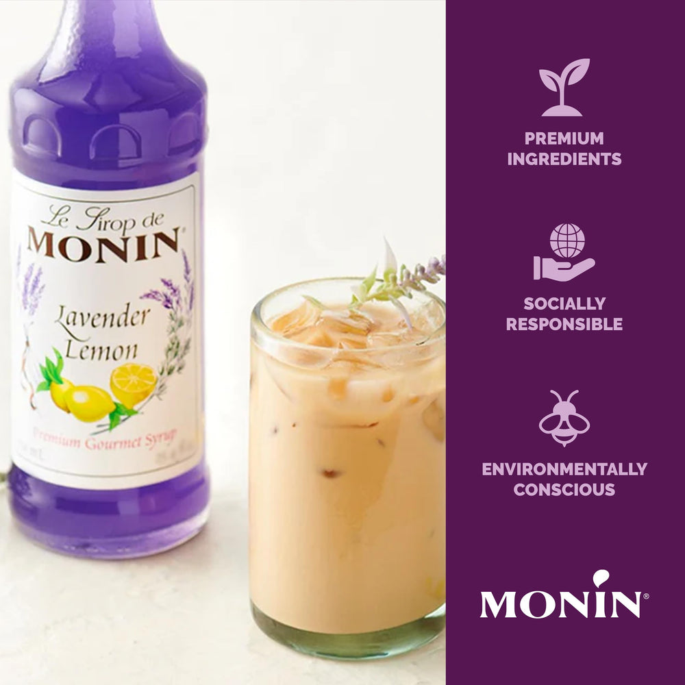 Monin botella al lado de vaso para comparar tamaño y rendimiento