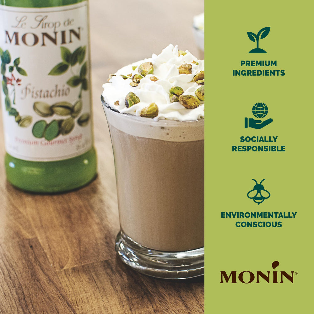 Monin jarabe de pistacho añadido a un latte, realza sabor y cuerpo del café