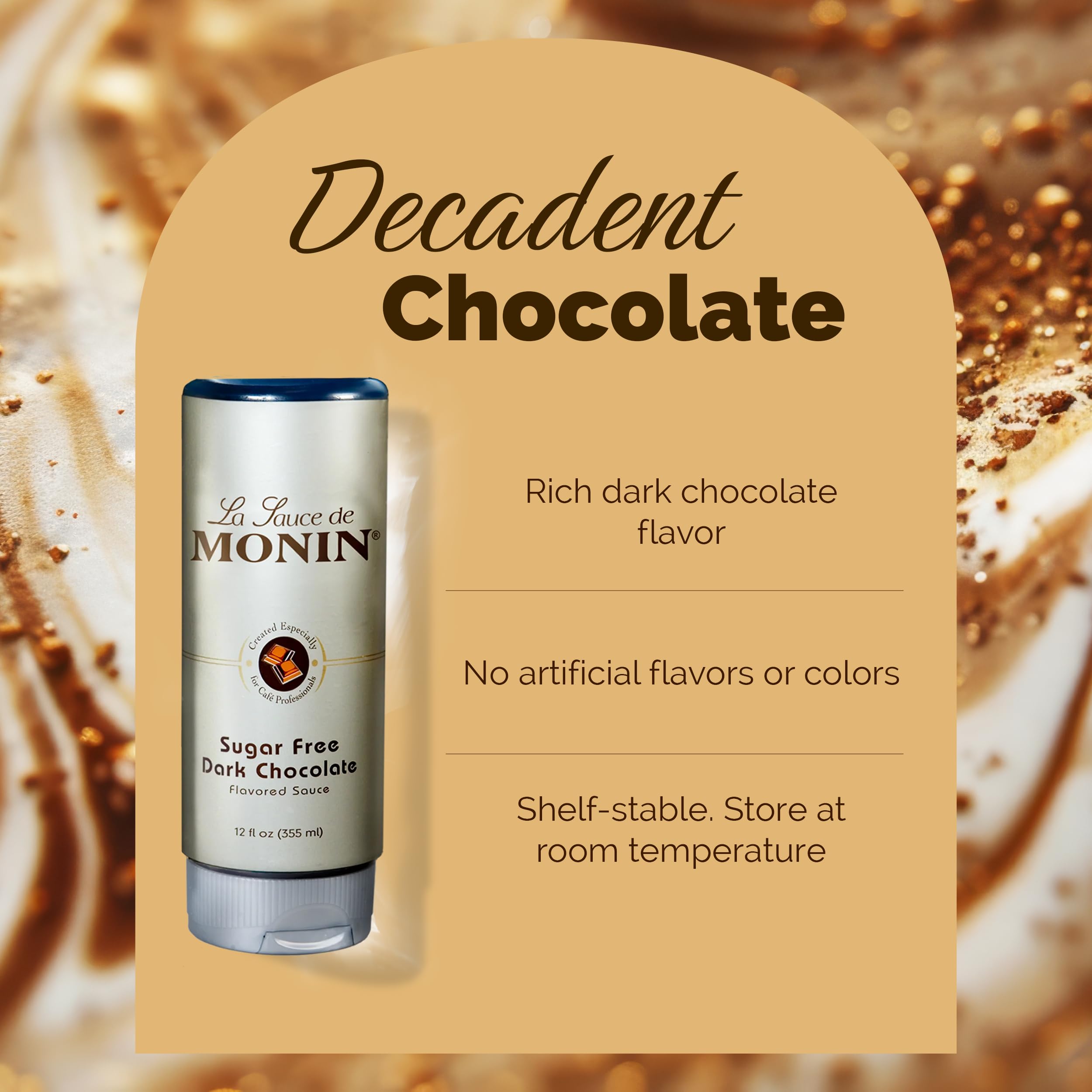 Monin salsa dando sabor a mocha en taza con crema para experiencia gourmet