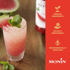 Monin botella junto a vaso para comparar tamaño y porciones