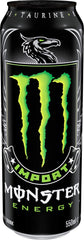 Persona usando Monster desde mochila con tapa resellable, comodidad en movimiento