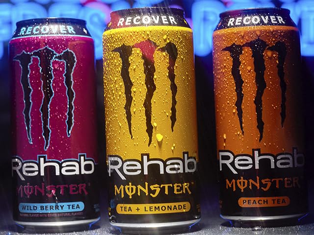 Monster Rehab etiqueta de ingredientes resaltando electrolitos y vitaminas