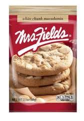 Mrs. Fields primer plano trozos de macadamia y chocolate blanco, textura apetitosa