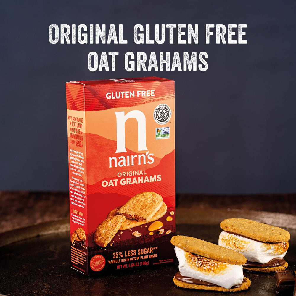 Nairn's galletas en mano para comparar tamaño y porción práctica