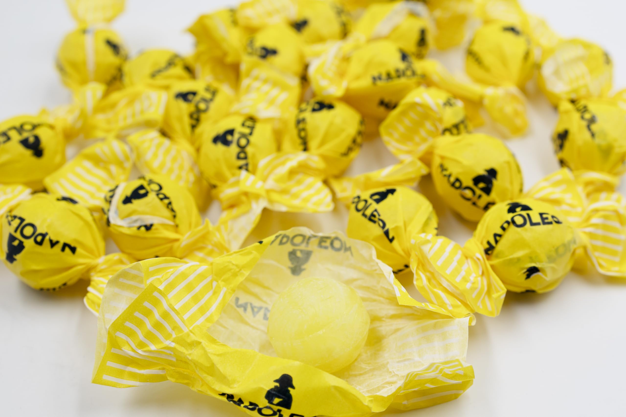 Napoleon Candy varias piezas sobre fondo neutro para visualización de color