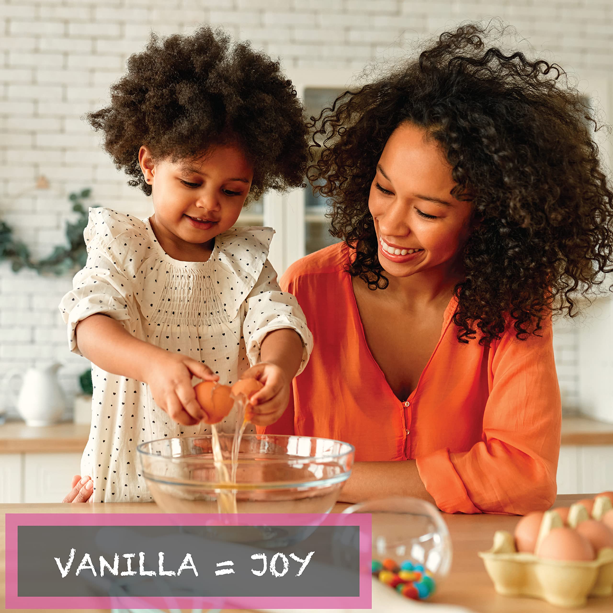 Native Vanilla frasco 4 oz junto a una taza para comparar tamaño y control de porciones