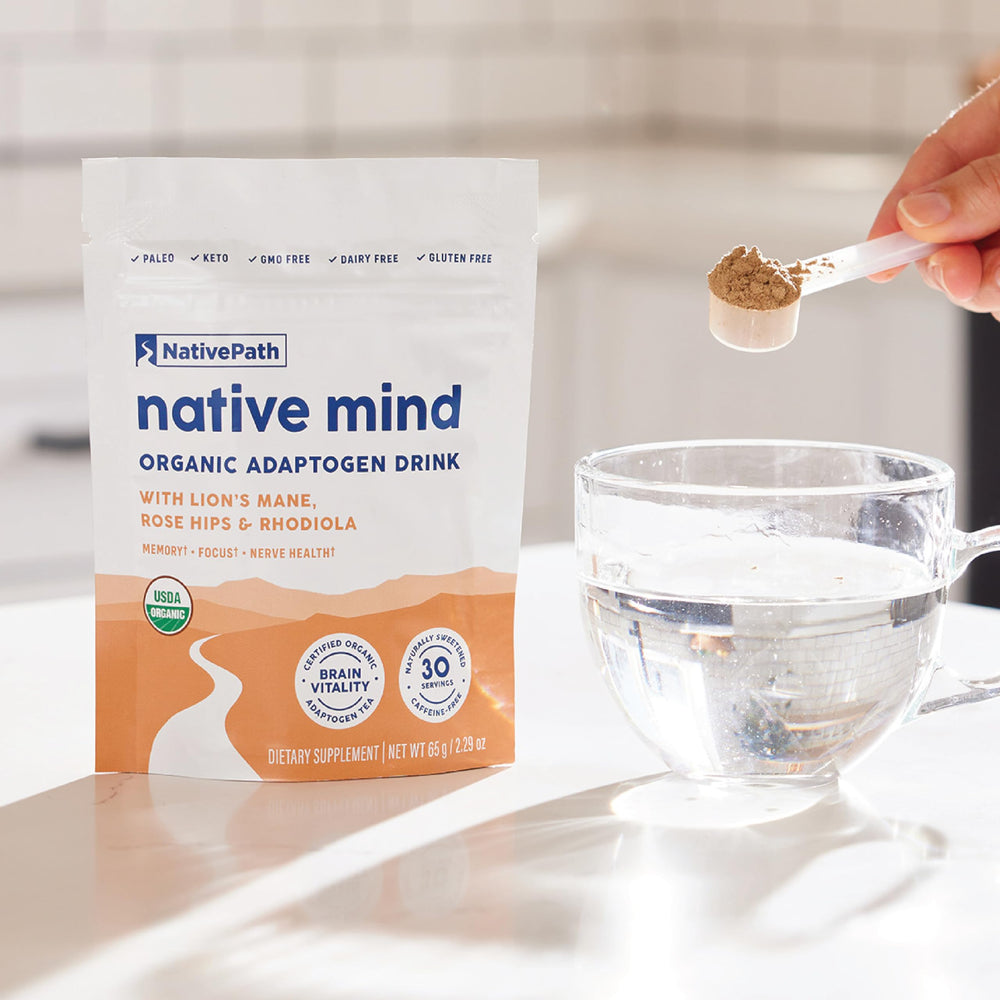 NativePath primer plano de hoja de menta que refleja sabor refrescante