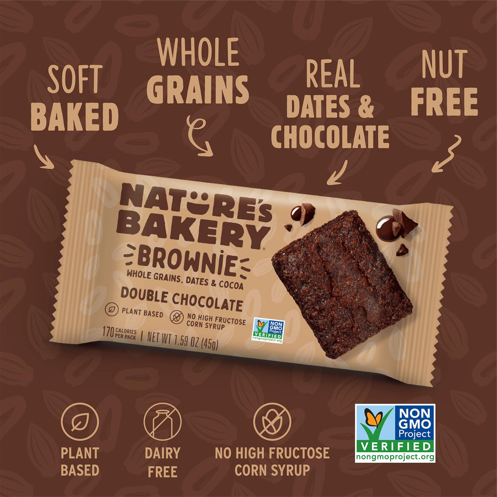 Nature's Bakery barrita sostenida en mano para destacar portabilidad