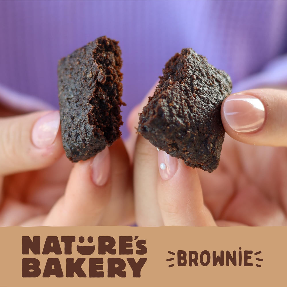 Nature's Bakery varias cajas del pack de 36 apiladas para almacenamiento