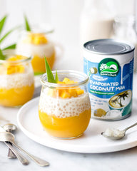Nature's Charm textura cremosa de la leche de coco revelando densidad