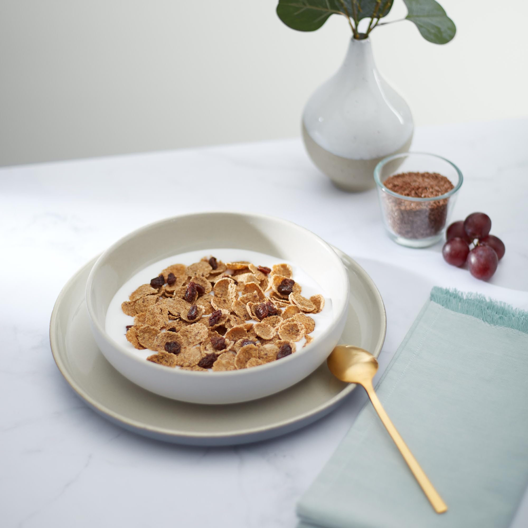Nature's Path cereal en tazón listo para desayuno y beneficio nutritivo