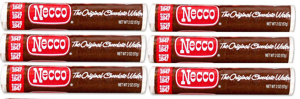 Necco Wafers frente del rollo mostrando el empaque y conveniencia
