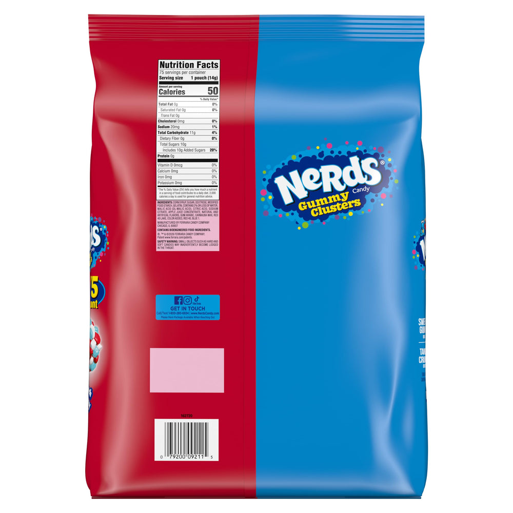 NERDS presentación en mesa de fiesta añade color y variedad