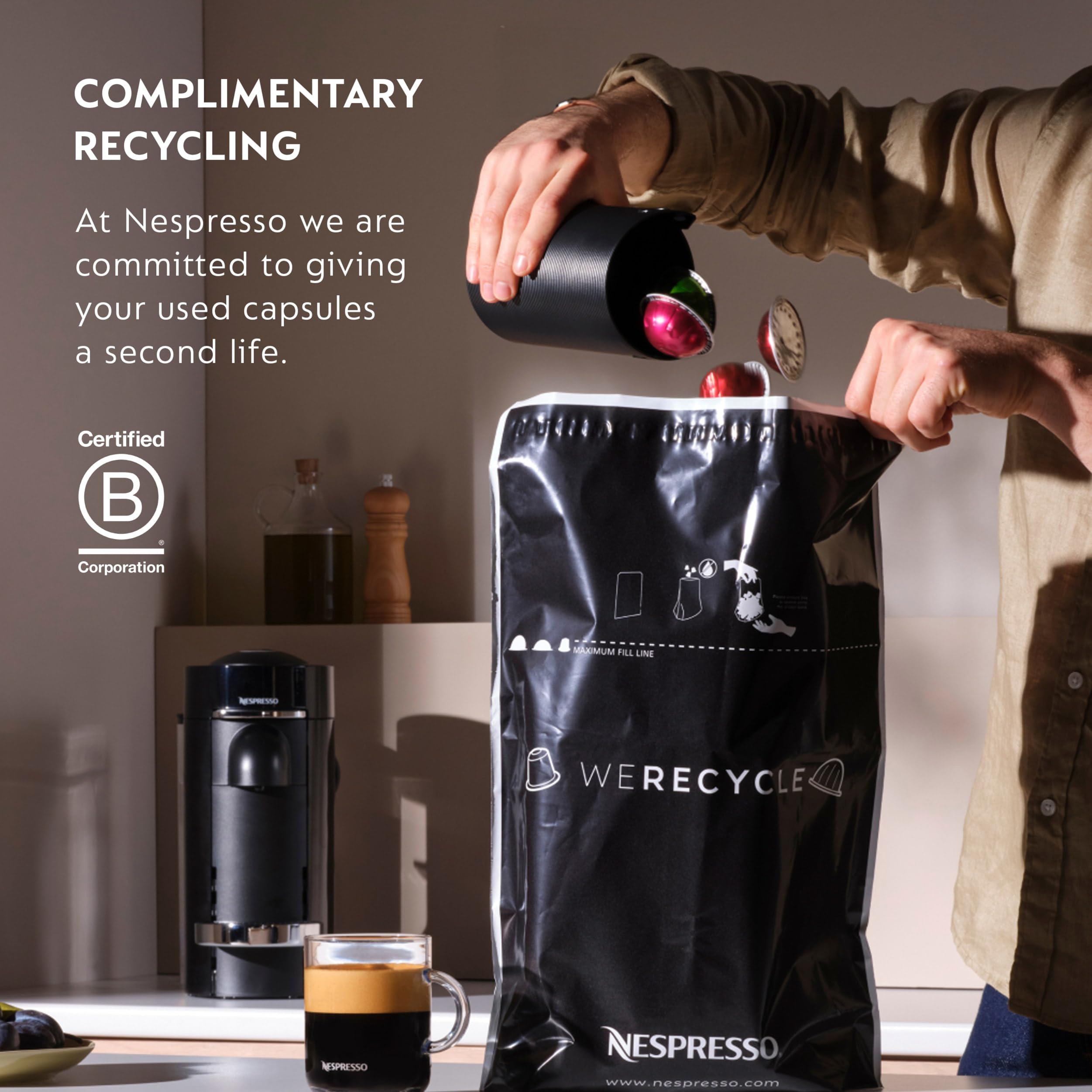 Nespresso caja abierta con 30 cápsulas lista para uso doméstico
