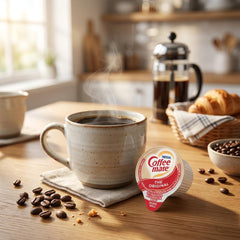 Nestlé Coffee mate primer plano de la textura del líquido, aspecto cremoso
