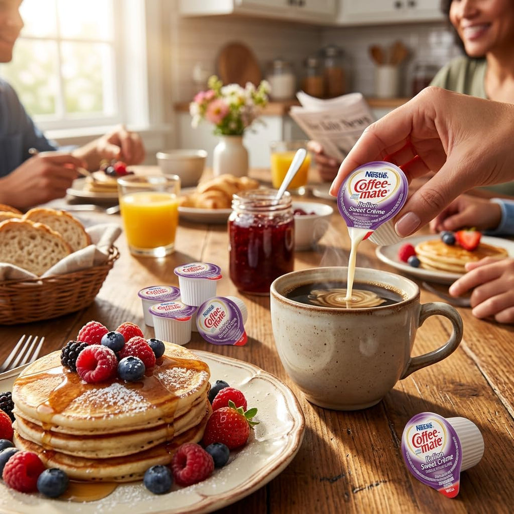 Nestlé Coffee mate vertiendo cup en taza, facilita preparar bebidas