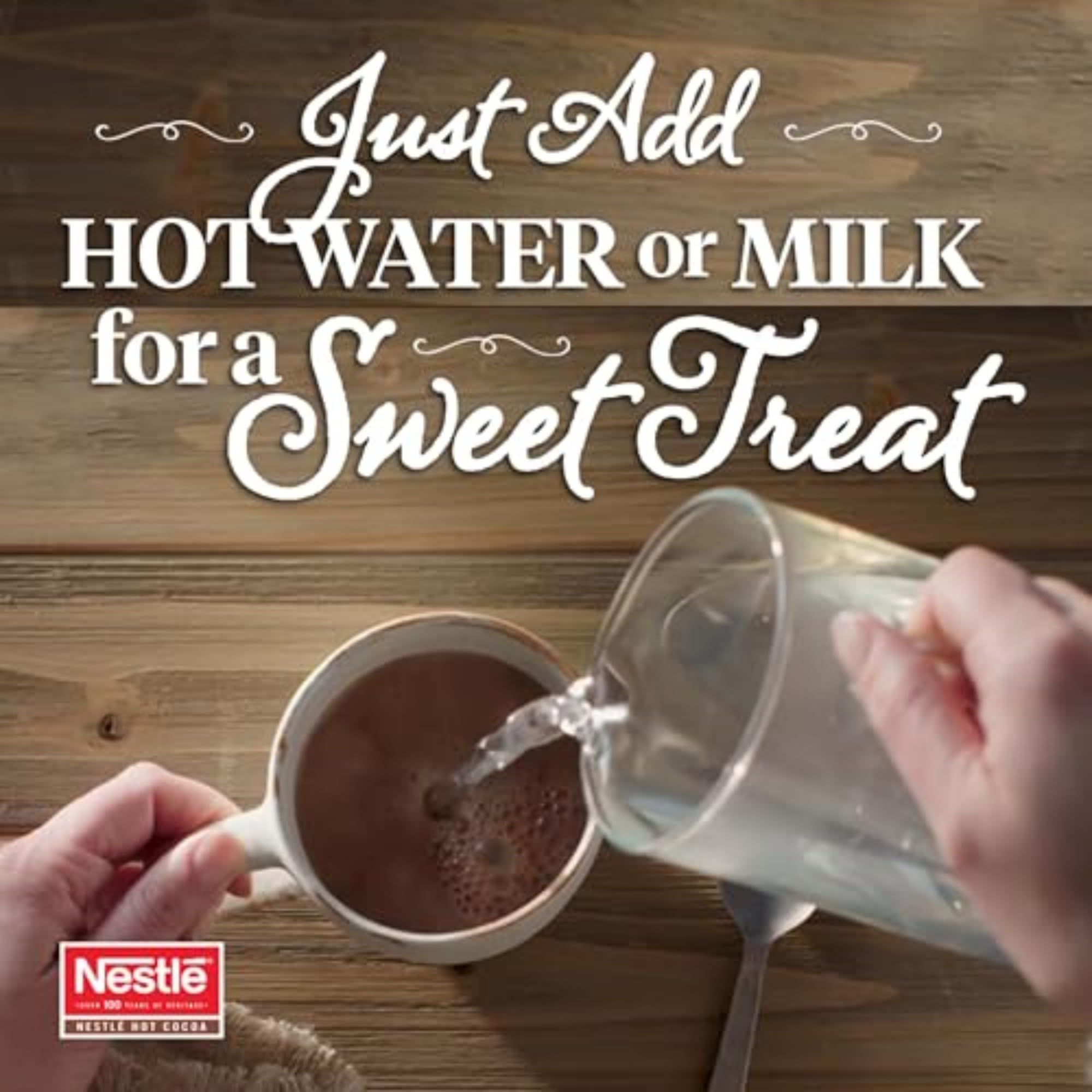 Nestle Hot Cocoa taza servida, bebida caliente y reconfortante lista en minutos