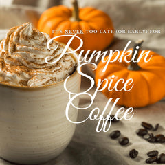 New England Coffee taza servida indicando aroma de calabaza y disfrute inmediato