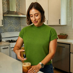 NiBREW preparado iced nitro en vaso con espuma, refresca al instante
