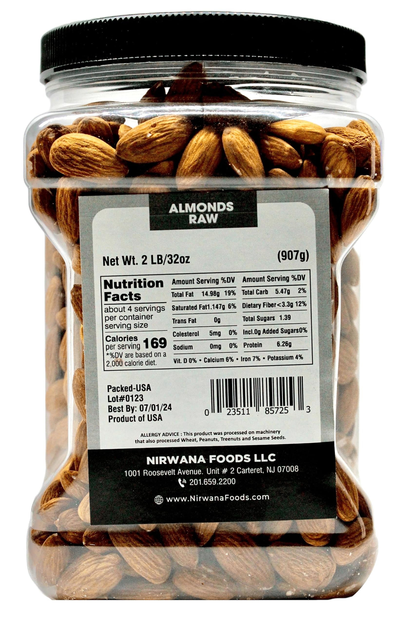 Detalle cercano de textura de almendras Nirwana, muestra crujiente y natural
