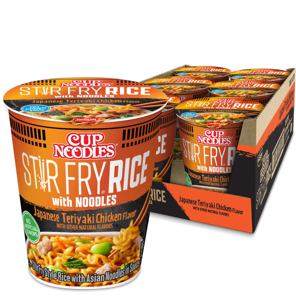 NISSIN vaso frontal con teriyaki pollo mostrando etiqueta clara y conveniencia
