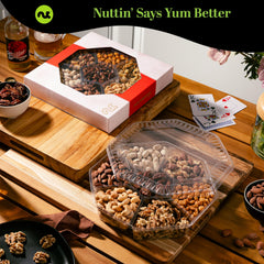Nut Cravings detalle del estampado dorado ofreciendo apariencia premium