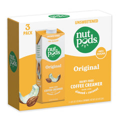 nutpods vertiéndose en café latte para cremosidad inmediata