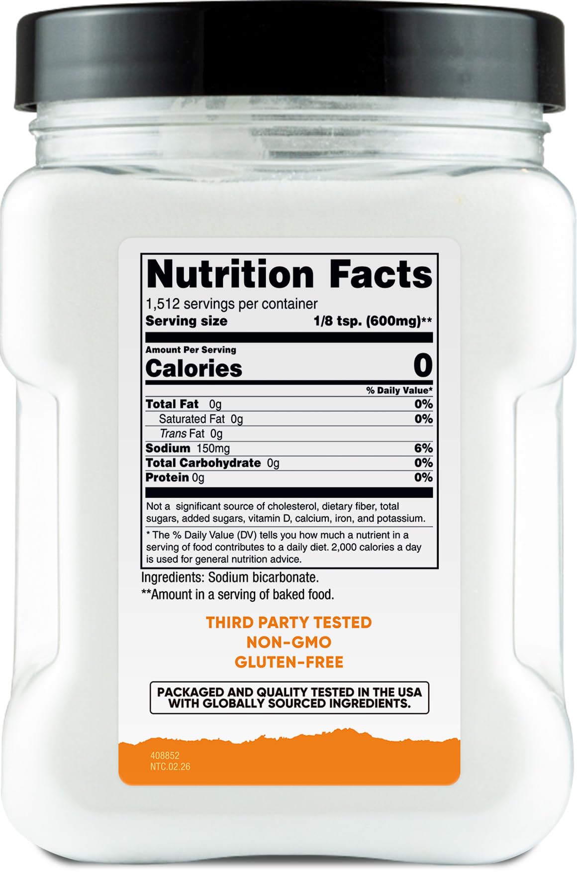 Nutricost comparación de tamaño del envase de 2 lb junto a objetos domésticos