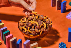 Nuts.com mezcla en cuenco lista para servir y compartir en reuniones