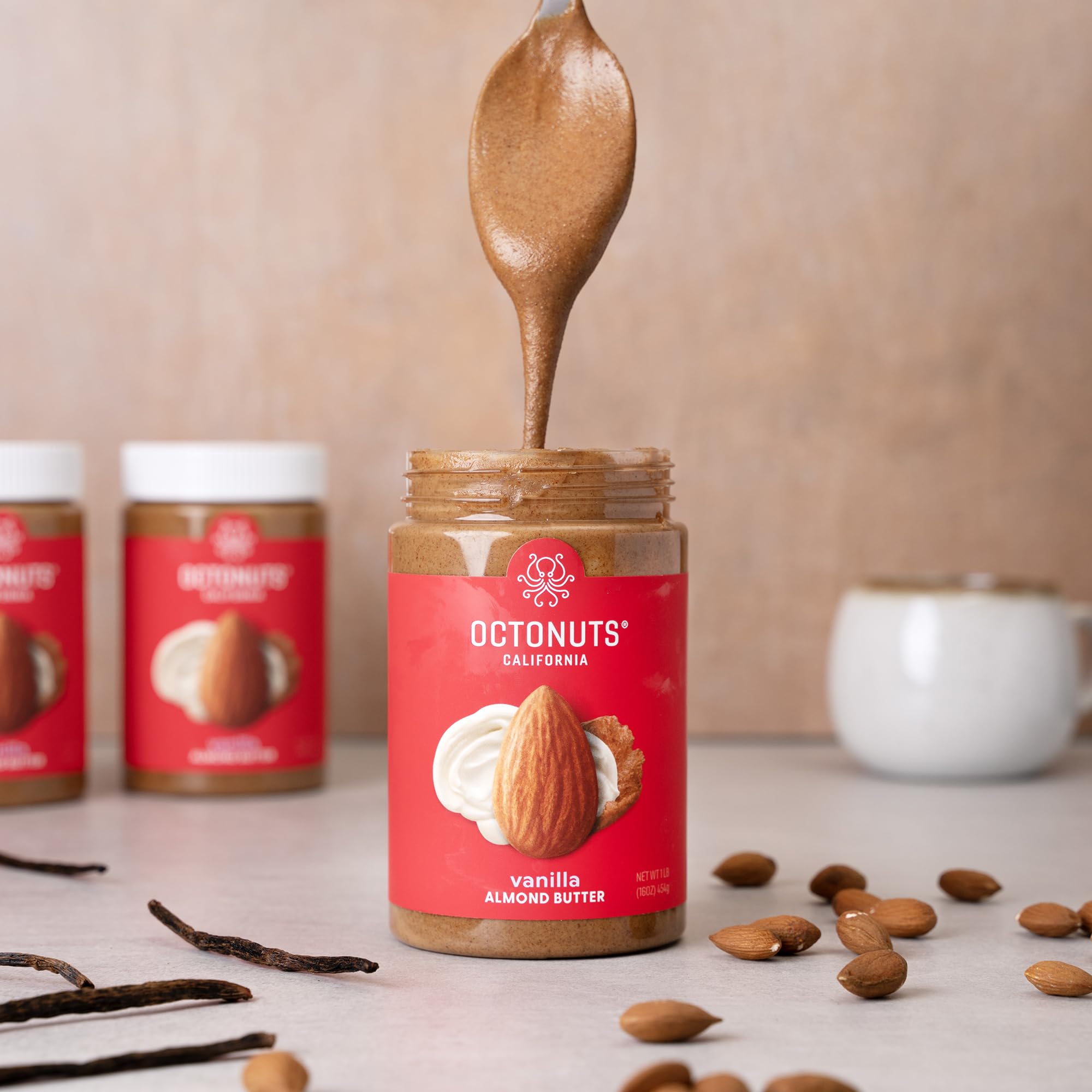 Octonuts frasco en mesa con frutas, escenario de consumo saludable