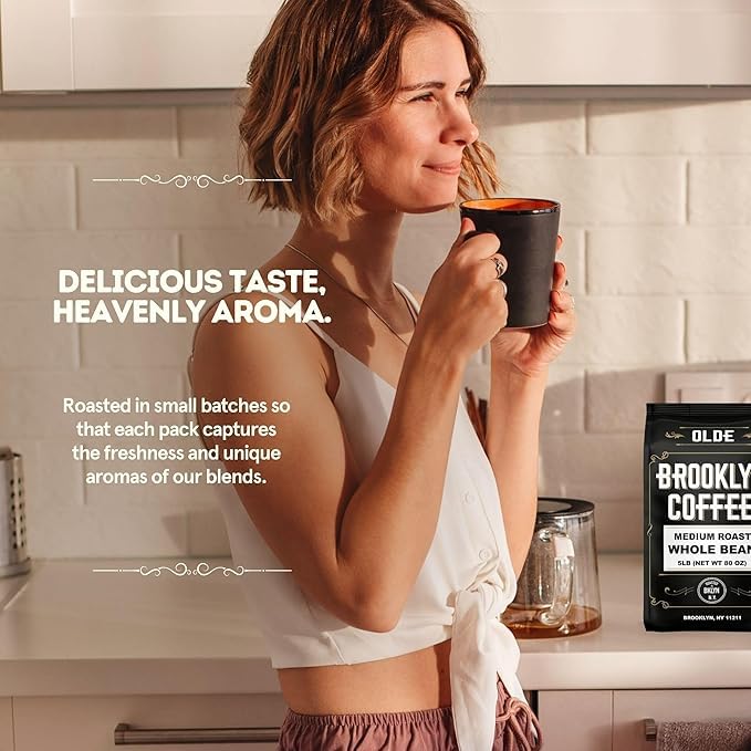 OLDE BROOKLYN COFFEE bolsa 5lb junto a regla para comparar escala y cantidad
