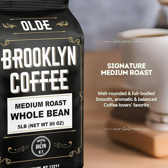 OLDE BROOKLYN COFFEE primer plano de granos resaltando frescura y aceites