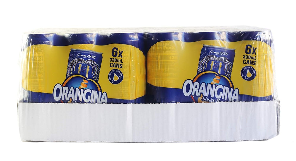 Orangina servida en vaso con hielo, refresco ideal para calor